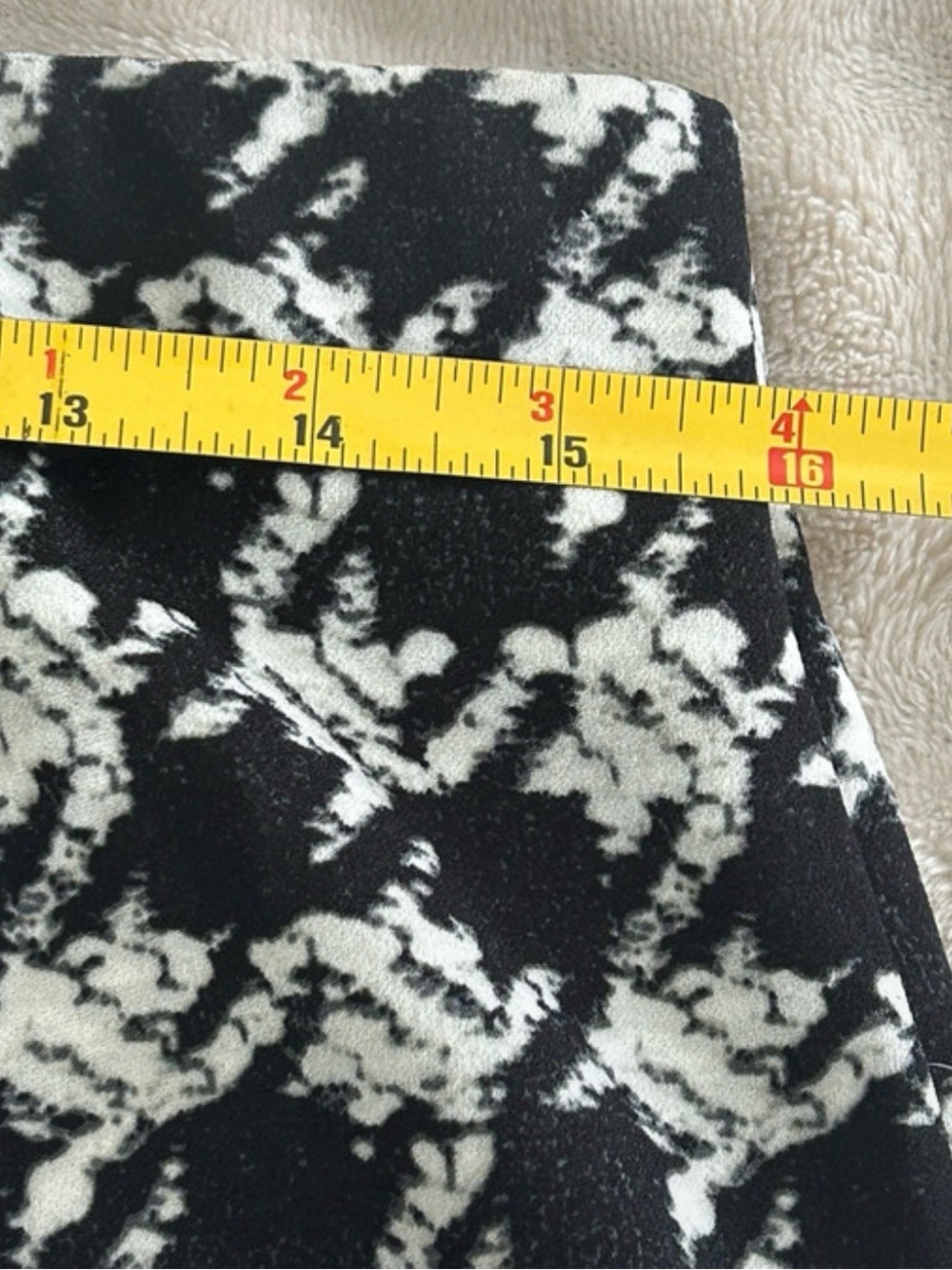 Black & White Houndstooth Pencil Skirt - Picture 4 of 5